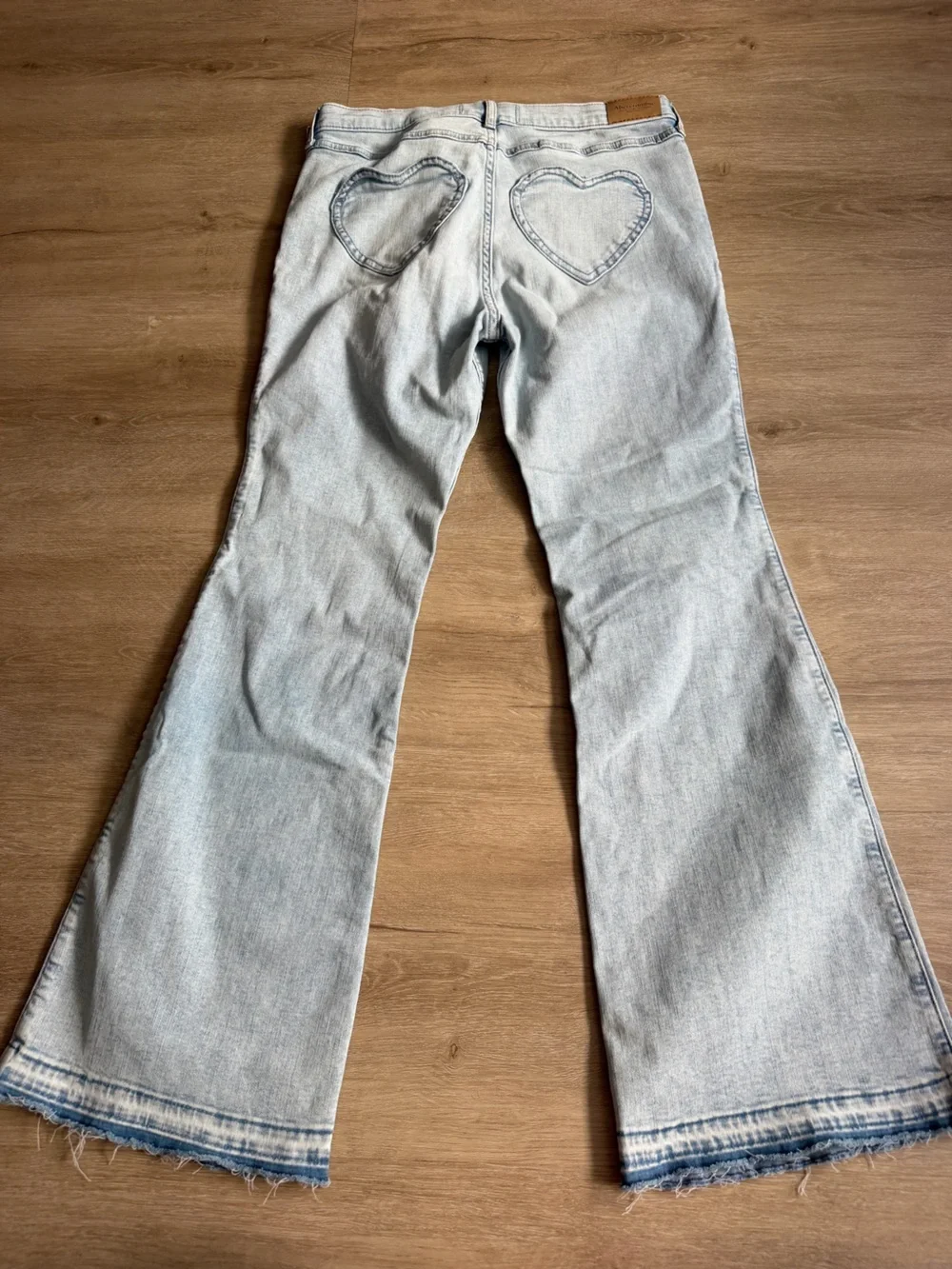 Abercrombie Kids High Rise Flare Leg Jeans Sz 17/18 Light Wash Heart Pockets